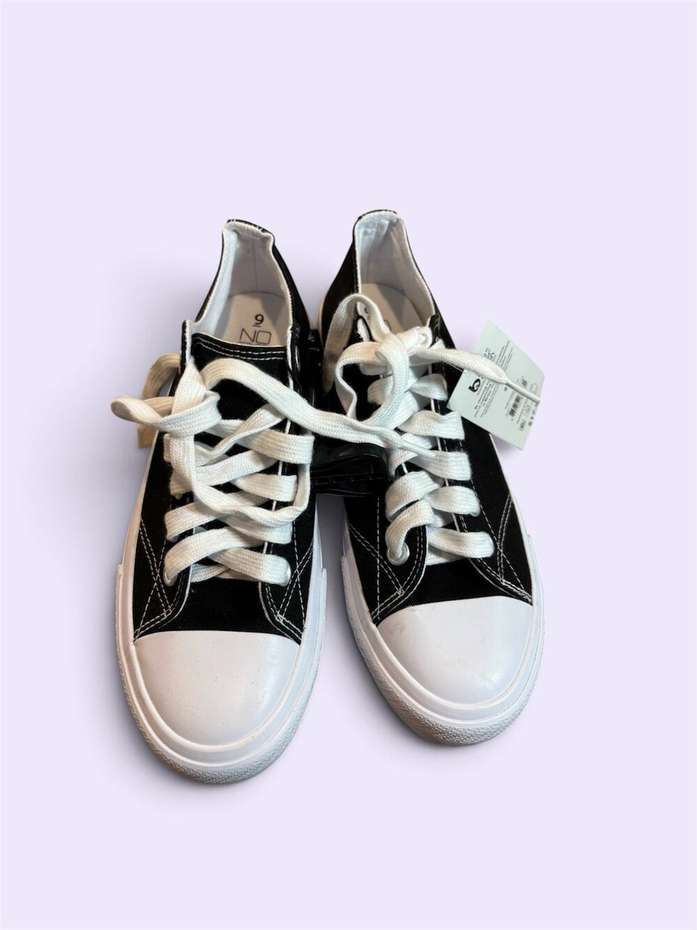 No Boundaries Women’s Size 9 Black White Canvas Low Top Sneakers NWT